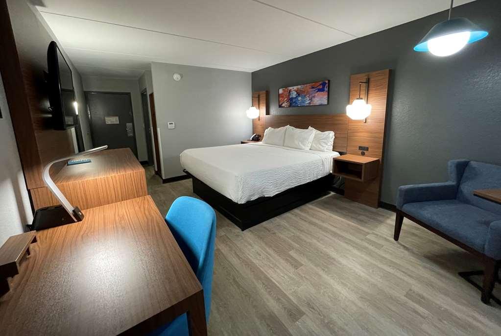 La Quinta Inn & Suites By Wyndham Fayetteville I-95 Værelse billede